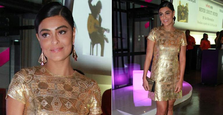 Juliana Paes canta músicas de Marisa Monte no karaokê