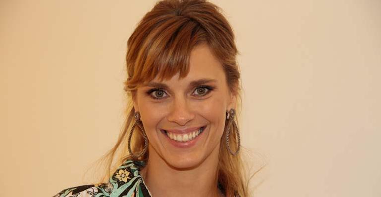 ‘Não me importo de terem me visto pelada’, diz Carolina Dieckmann sobre fotos roubadas