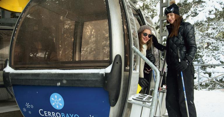 Irmãs Ana Beatriz Barros e Patrícia Barros curtem passeio turístico na Argentina