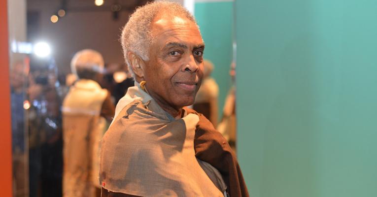Gilberto Gil confere exposição em sua homenagem no Rio de Janeiro