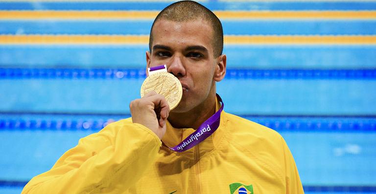 Nadador André Brasil bate recorde e conquista sua primeira medalha de ouro em Londres