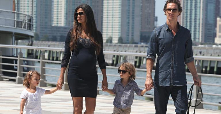 Matthew McConaughey gosta de cozinhar para Camila Alves