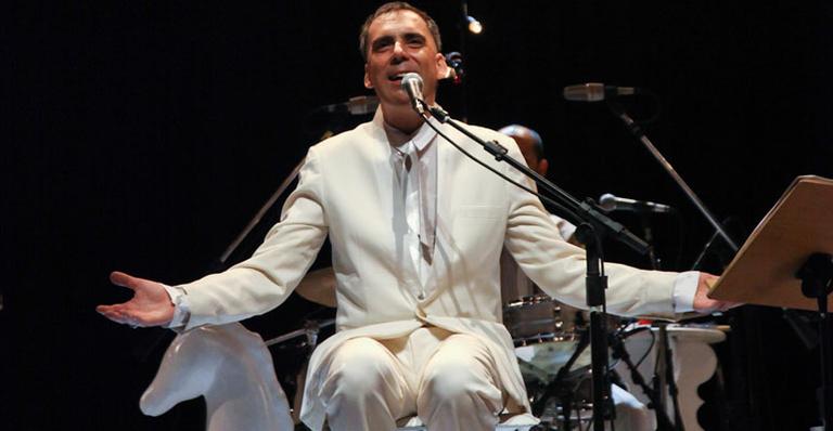 Arnaldo Antunes celebra 30 anos de carreira com show em São Paulo