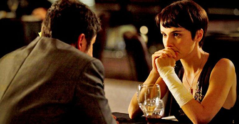 ‘Avenida Brasil’: Nina avisa a Tufão que vai se casar
