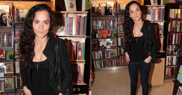 Alice Braga participa do lançamento do curta ‘Por Uma Vida Inteira’