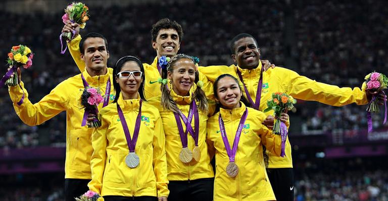 Pódio verde e amarelo nos 100 metros T11 feminino na Paralimpíada de Londres