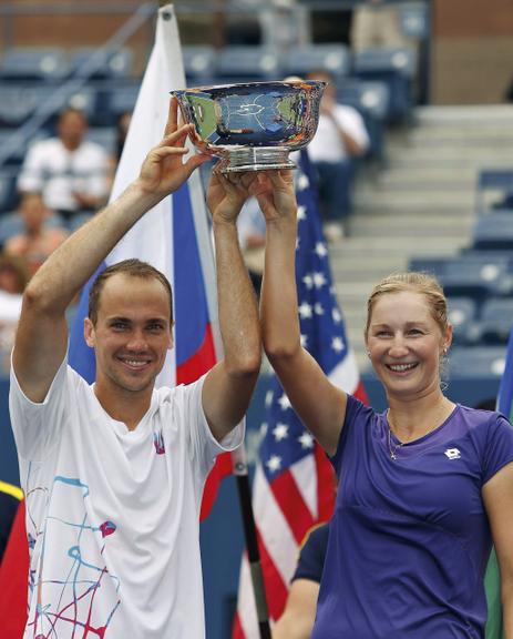 Com Makarova, Bruno Soares quebra jejum
