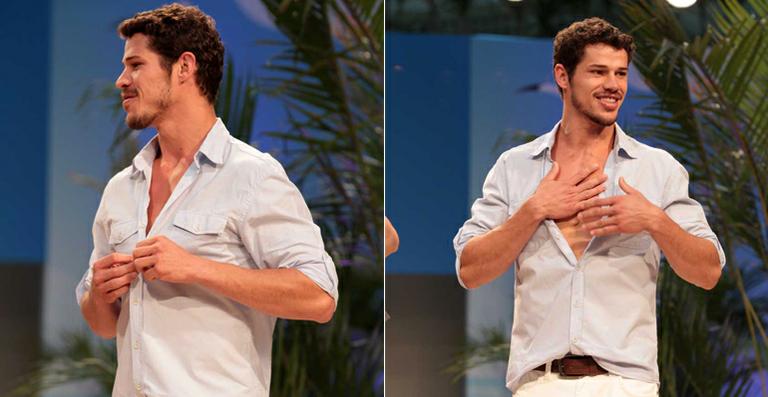 ‘Darkson’ faz a alegria da mulherada em desfile de moda
