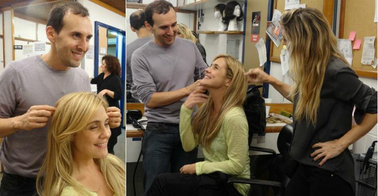 Adriana Esteves retoca megahair de Carminha e diz que prefere seus cabelos compridos