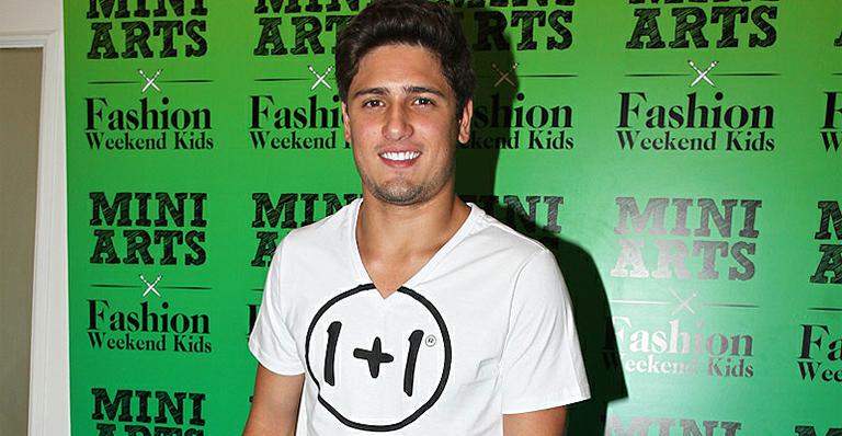 Daniel Rocha aceita rótulo de galã e diz: ‘Vou pelo caminho do Marlon Brando’
