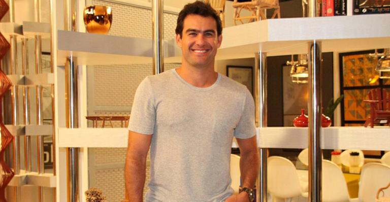 Thierry Figueira interpreta um gay em ‘Balacobaco’