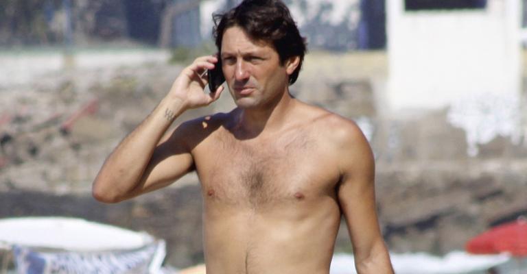 Acompanhado da família, Leonardo curte folga no Rio