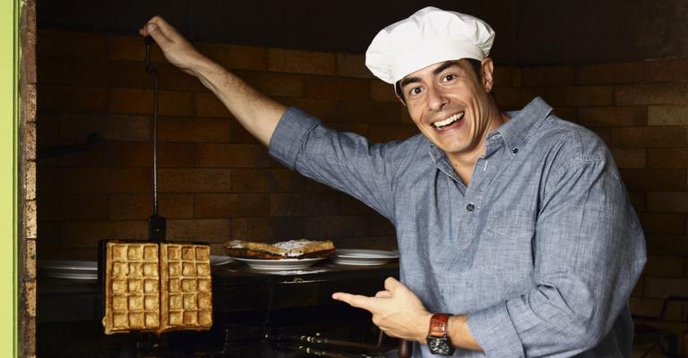 Felipe Folgosi relaxa em Punta depois do reality ‘A Fazenda’