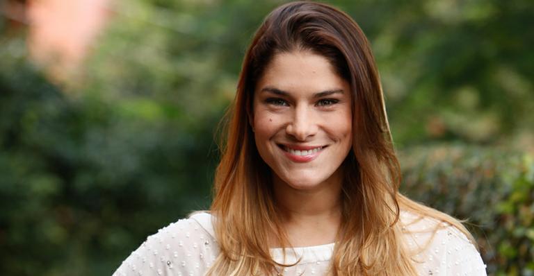 Priscila Fantin não abre mão do mel em seus rituais de beleza