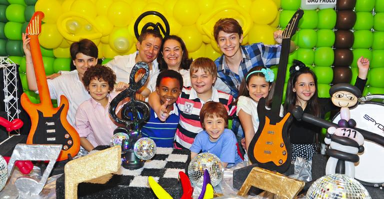 Aniversário de Konstantino Atanassopulos reúne elenco de ‘Carrossel’