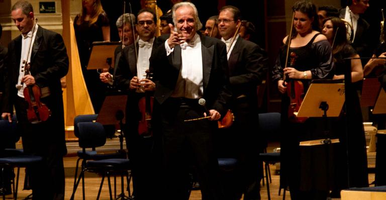 João Carlos Martins homenageia Hebe Camargo em concerto e relembra momentos com a amiga