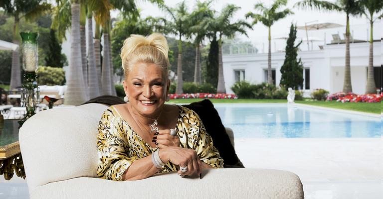 Juras de amor marcam relação de Hebe Camargo com CARAS