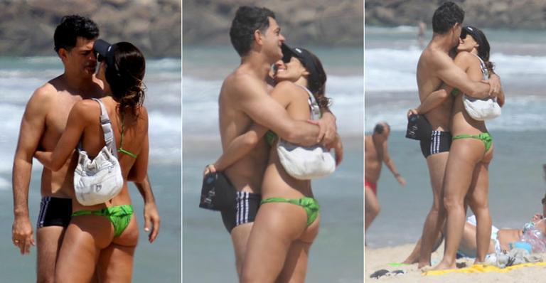 Eduardo Moscovis e Cynthia Howlett em clima de romance