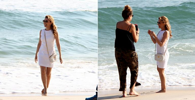 Kylie Minogue curte passeio em praia no Rio de Janeiro