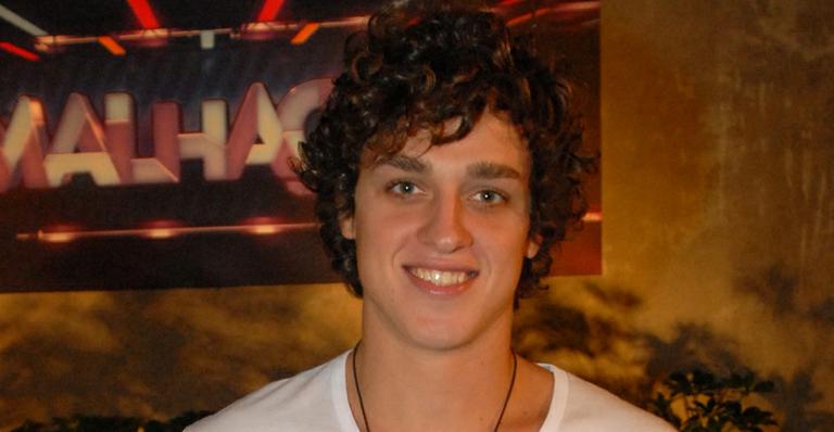 Gabriel Chadan celebra o sucesso de sua participação em ‘Avenida Brasil’