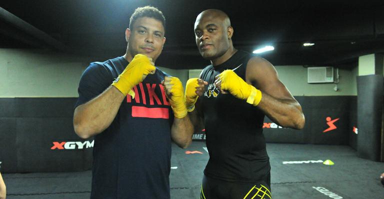 Ronaldo treina com Anderson Silva no quadro’ Medida Certa’, do ‘Fantástico’