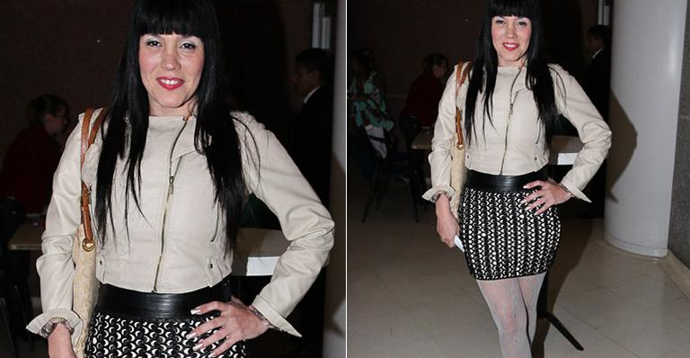 Solteira, Simony revela: ‘estou feliz’