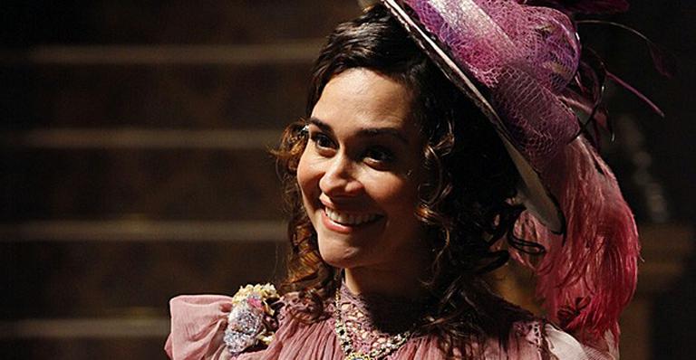 Alessandra Negrini começa as gravações de ‘Lado a Lado’