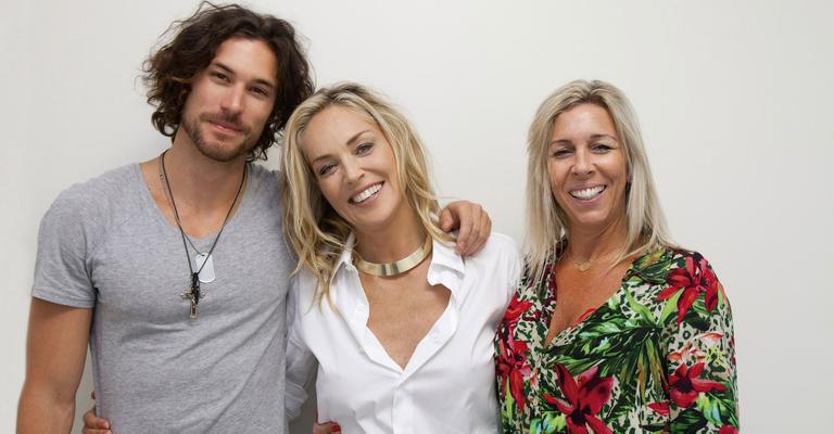Sharon Stone comemora aniversário do namorado argentino no Brasil