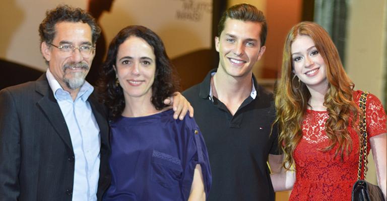 Selton Mello e Rodrigo Santoro são aplaudidos em première
