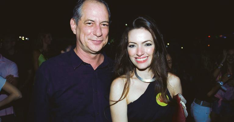Ciro Gomes vai a evento em nova companhia