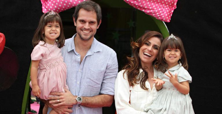 Com Leonardo Nogueira, Giovanna Antonelli faz festa para comemorar os dois anos das gêmeas Sofia e Antonia