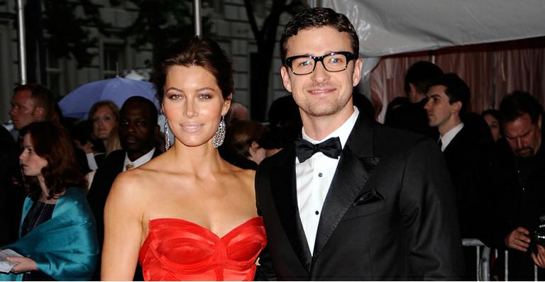 Justin Timberlake mostra o barrigão de grávida de Jessica Biel