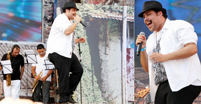 Tiago Abravanel comemora aniversário com show no Morro do Alemão, no Rio de Janeiro