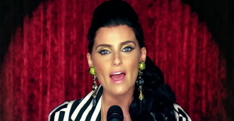 Nelly Furtado encara fracasso profissional com otimismo