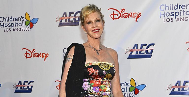 ‘As pessoas dizem que estou horrível’, revela Melanie Griffith
