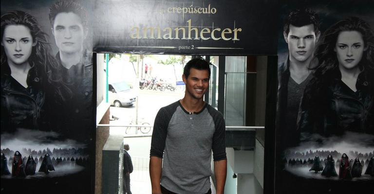 Taylor Lautner divulga ‘Amanhecer – Parte 2’ no Rio de Janeiro