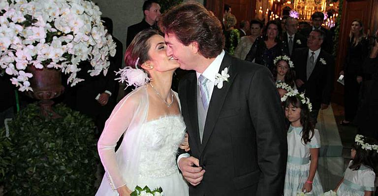 Ticiana Villas Boa e  Joesley Batista selam a união na Nossa Senhora do Brasil