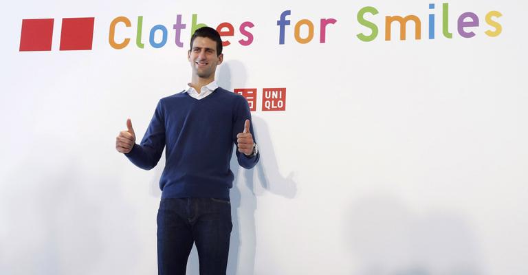 Versão engajada do tenista Novak Djokovic