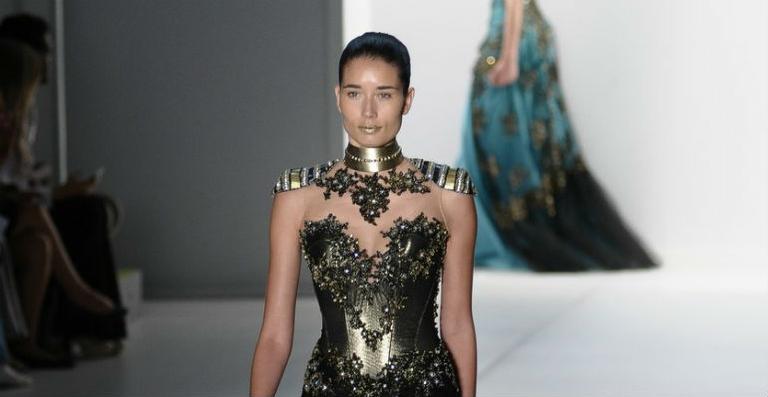 Samuel Cirnansck leva o poder da rainha egípcia Nefertiti à passarela do SPFW