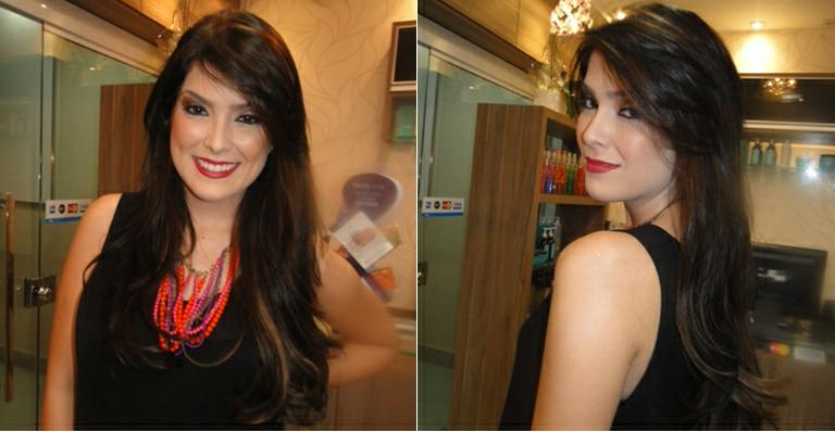 Retomando a sua rotina após acidente, Débora Lyra faz luzes no cabelo