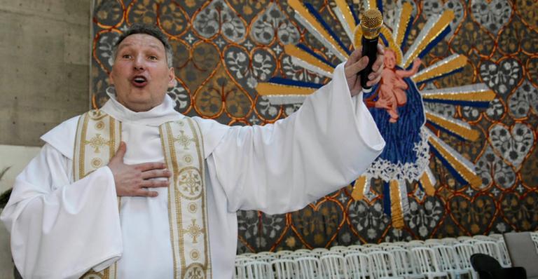 Padre Marcelo Rossi inaugura santuário em São Paulo