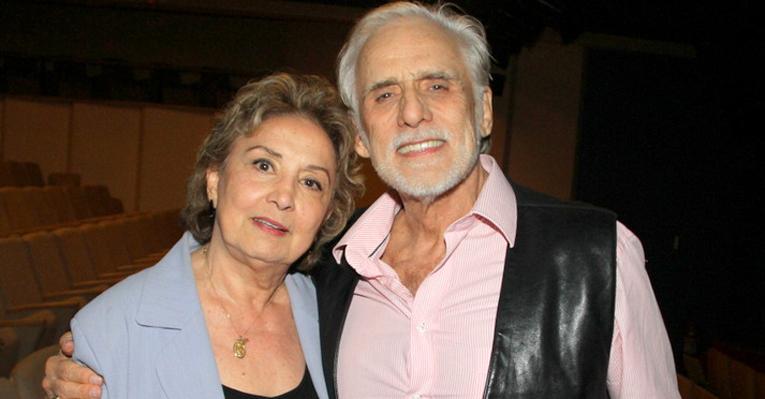 Eva Wilma e Francisco Cuoco aplaudem o espetáculo ‘Querida Mamãe’ no Rio