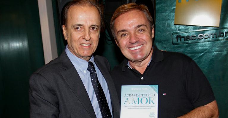 Gugu Liberato prestigia lançamento do livro de Henrique Prata