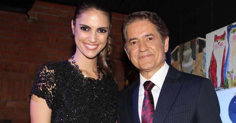 Chris Flores e Carlos Tramontina prestigiam evento beneficente