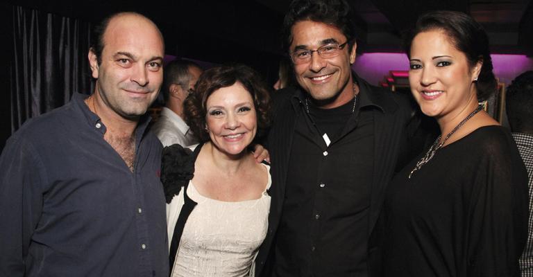Thaís de Campos comemora aniversário entre amigos