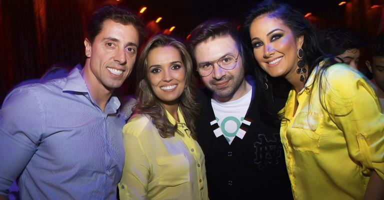 Karyn Bravo festeja aniversário entre amigos