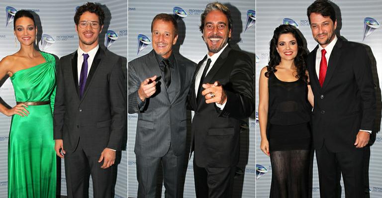 Os looks de Débora Nascimento, José Loreto e outros vips em premiação