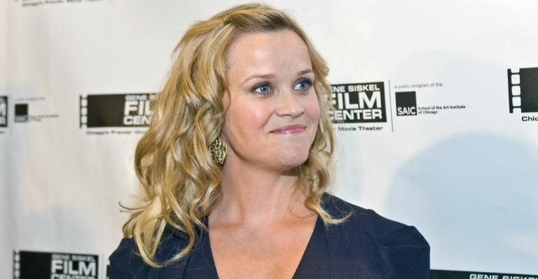 Reese Witherspoon mostra seu bebê de 6 semanas