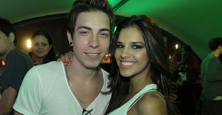 Di Ferrero relembra seu pedido de casamento para Mariana Rios
