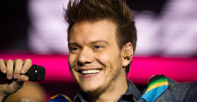 Prestes a voltar ao Brasil, sertanejo Michel Teló grava música em Los Angeles